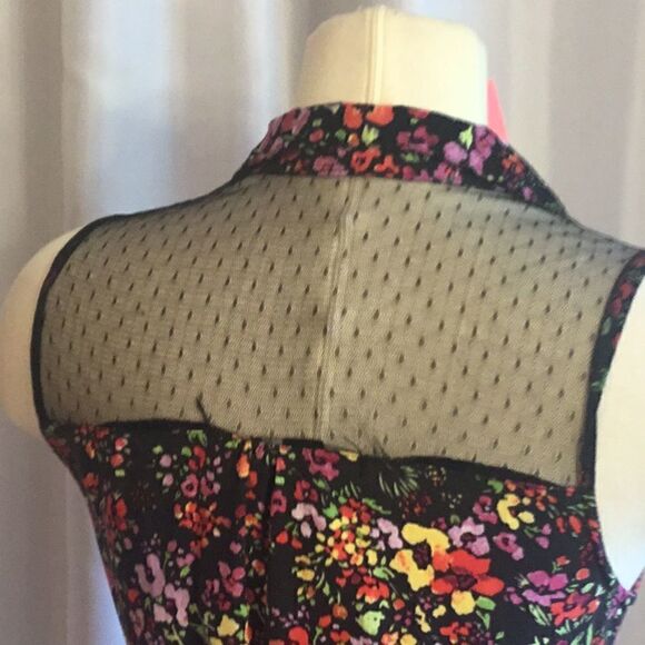 Multi colored flowered dress with see thru black lace insert in top back Medium - Picture 8 of 11